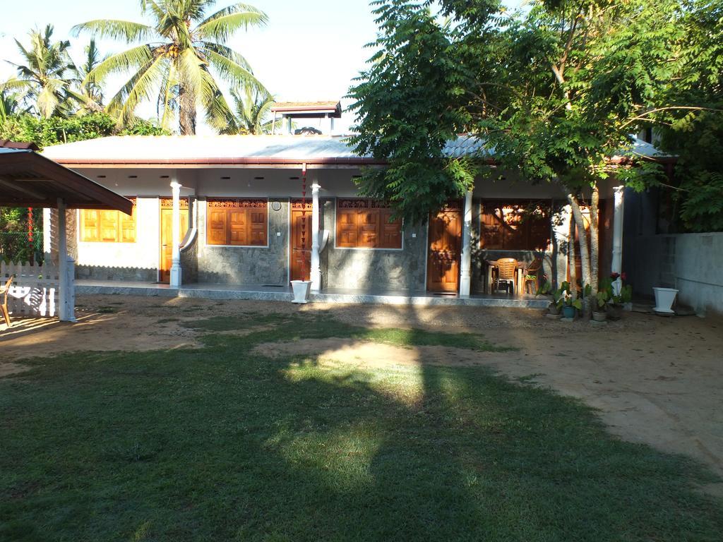 Hotel Beach Corner Weligama Exterior foto