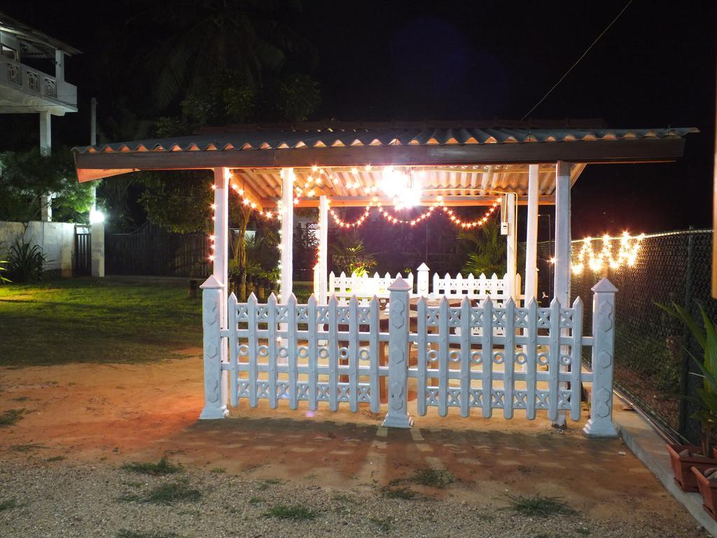 Hotel Beach Corner Weligama Exterior foto
