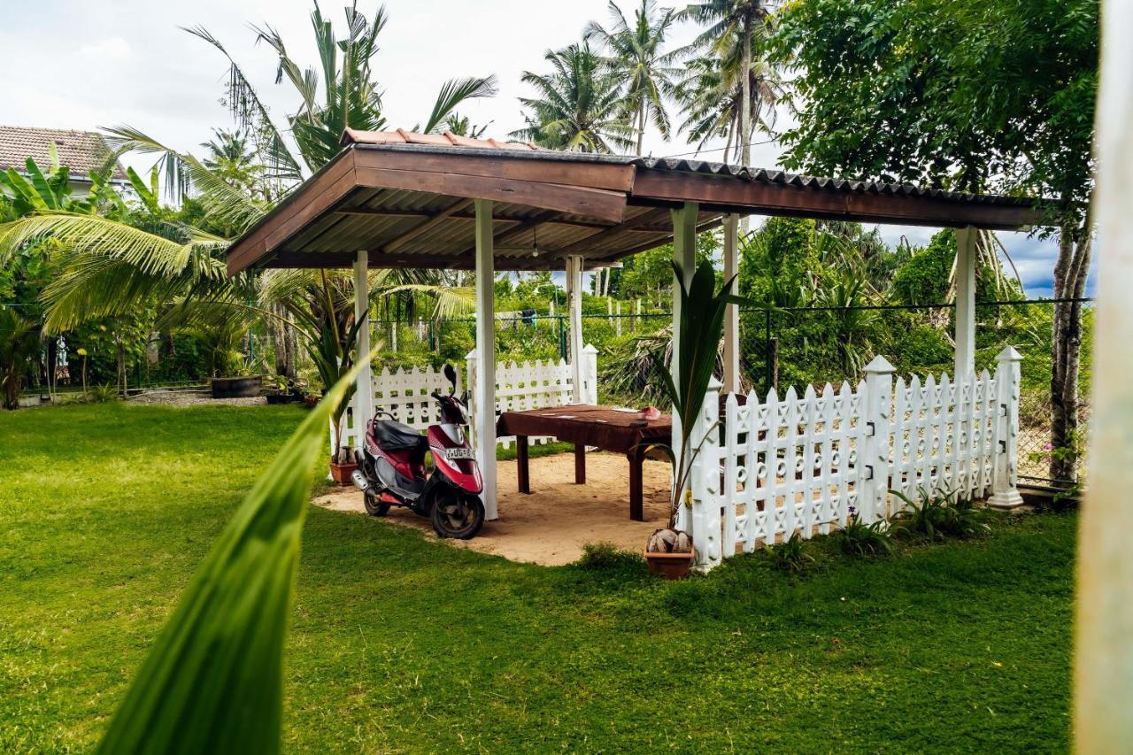 Hotel Beach Corner Weligama Exterior foto